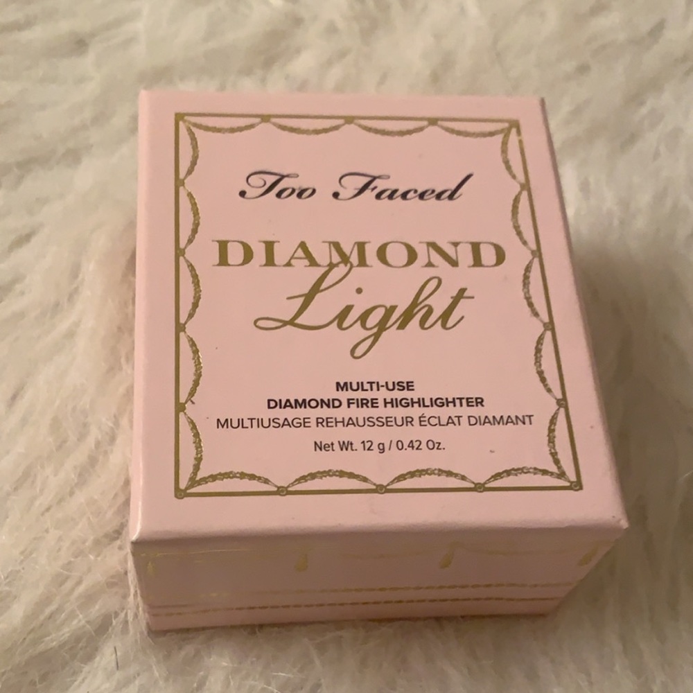 Too faced Diamond Dust Highlighter